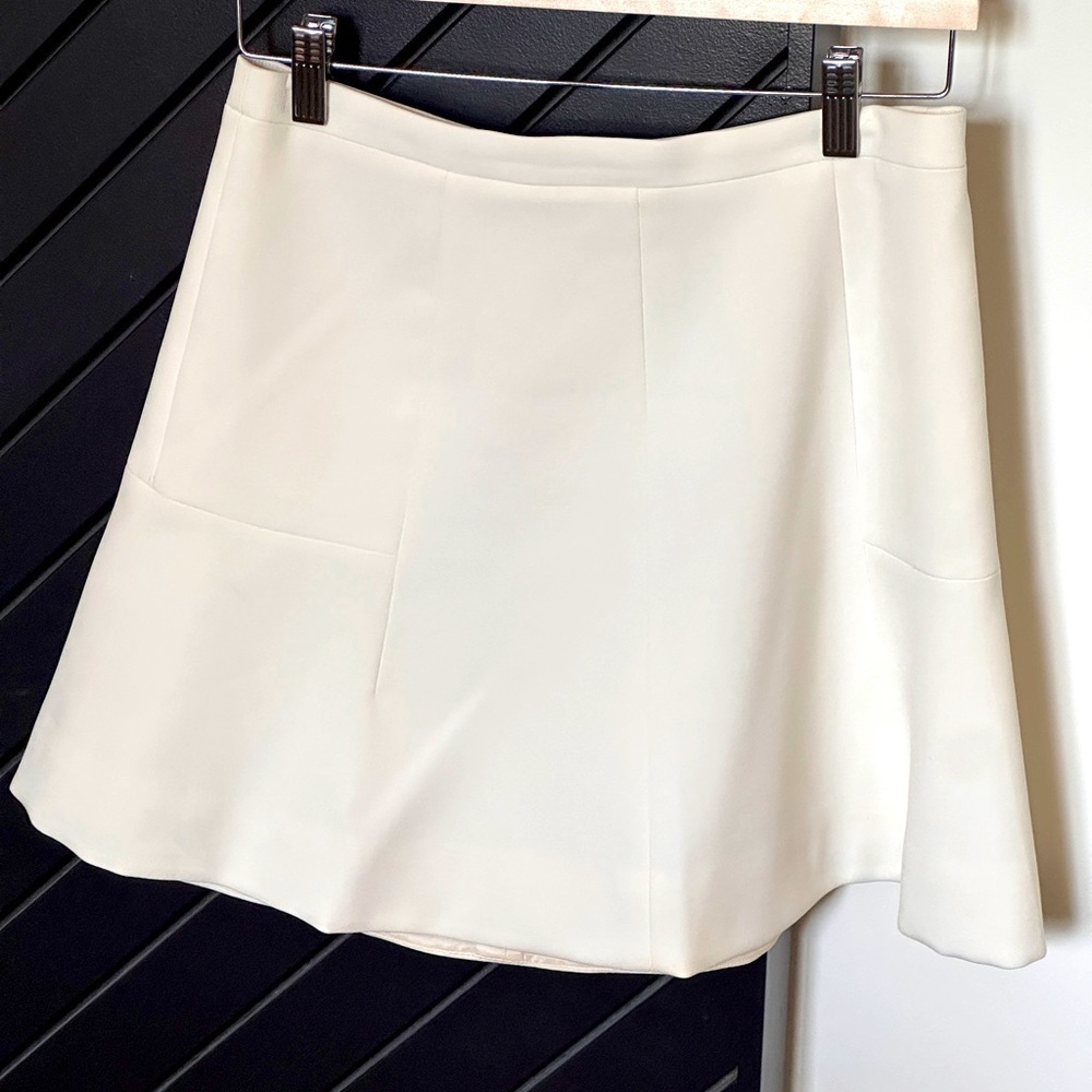 Jcrew skirt. Size 4. Excellent condition!